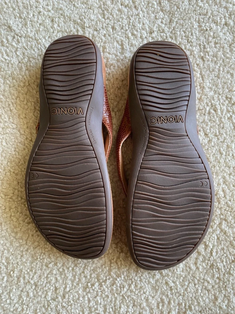 Vionic  Brown Textured Strap Thong Sandals - Picture 4 of 5